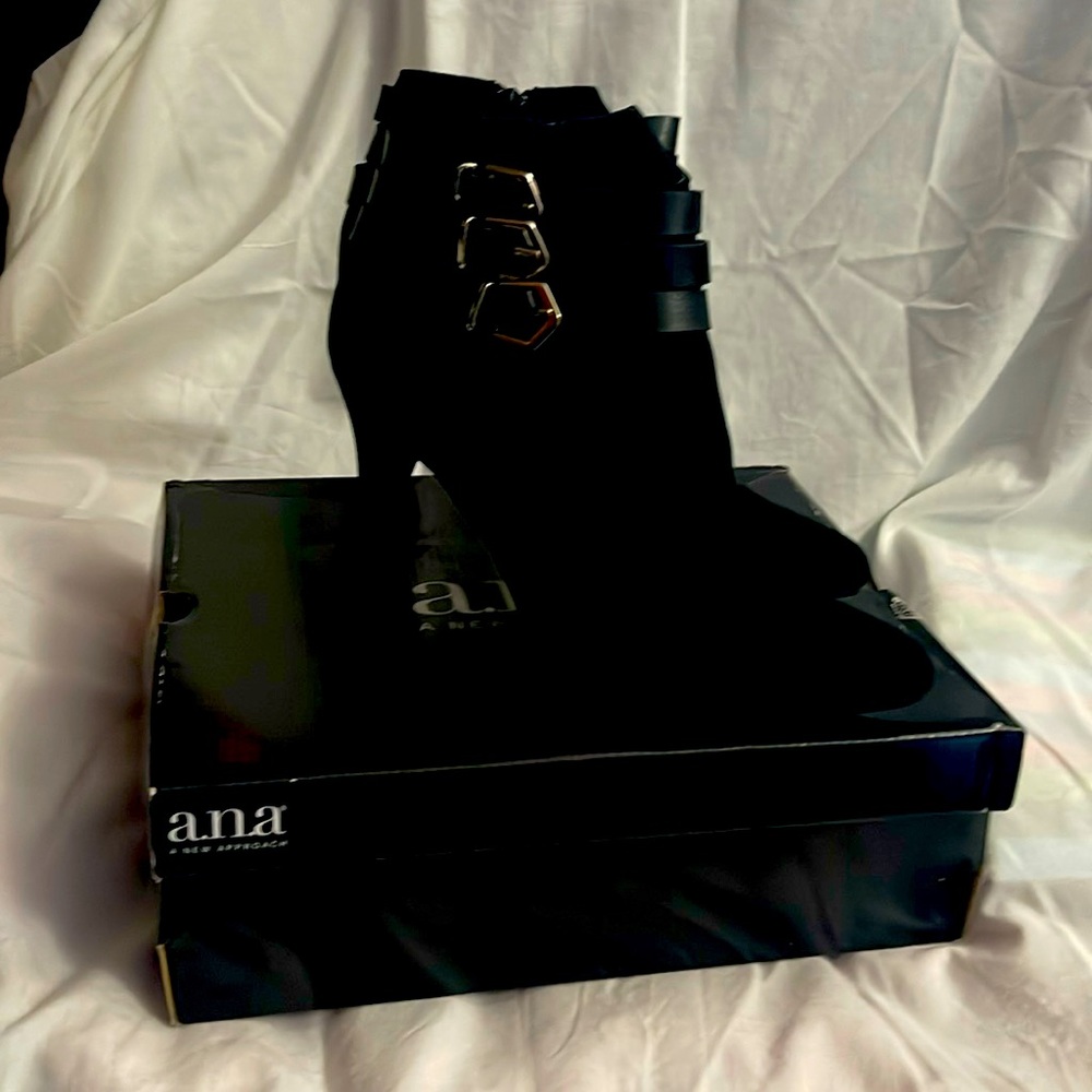 ANA RYDER SHORT BLACK BOOTIES